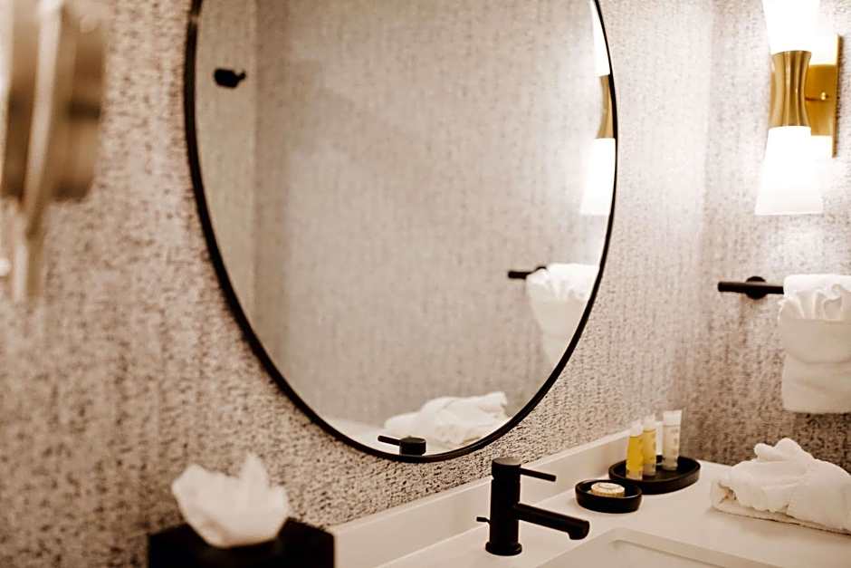 The Chattanoogan Hotel, Curio Collection By Hilton