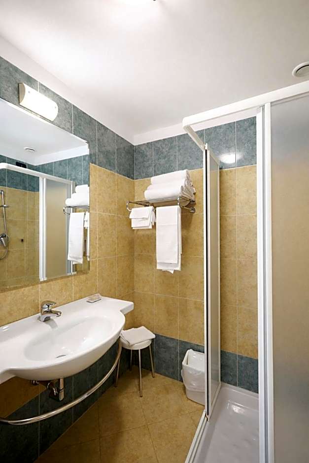 LVG Hotel Collection - Riz