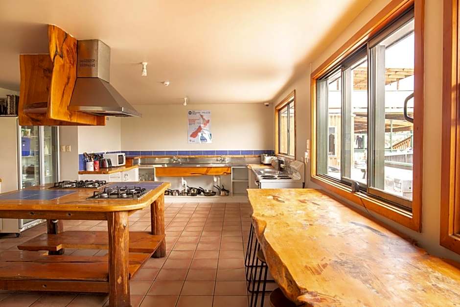 Dusky Lodge & Backpackers