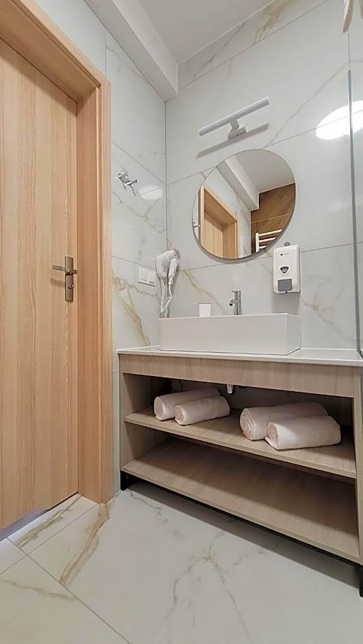 Hotel i Apartamenty Gorzelanny Dźwirzyno