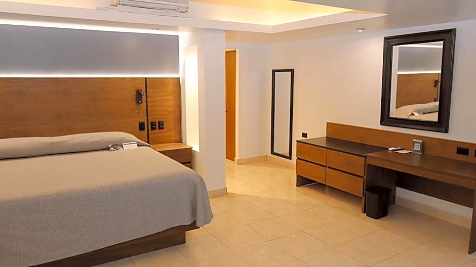Hotel Fortin Plaza