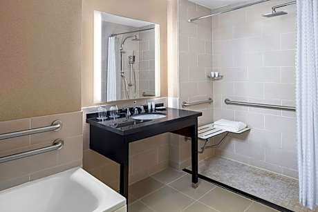 Deluxe Guest room, 2 Queen, High floor