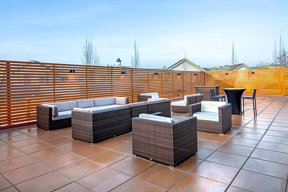 Sheraton Vancouver Guildford Hotel