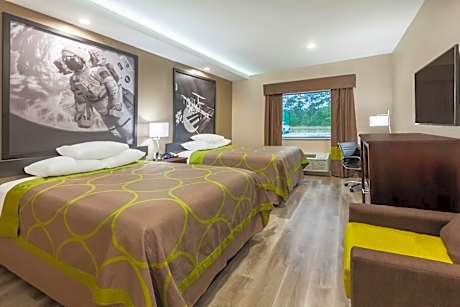 Queen Room with Two Queen Beds - Non-Smoking