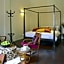 Noordin Mews Hotel