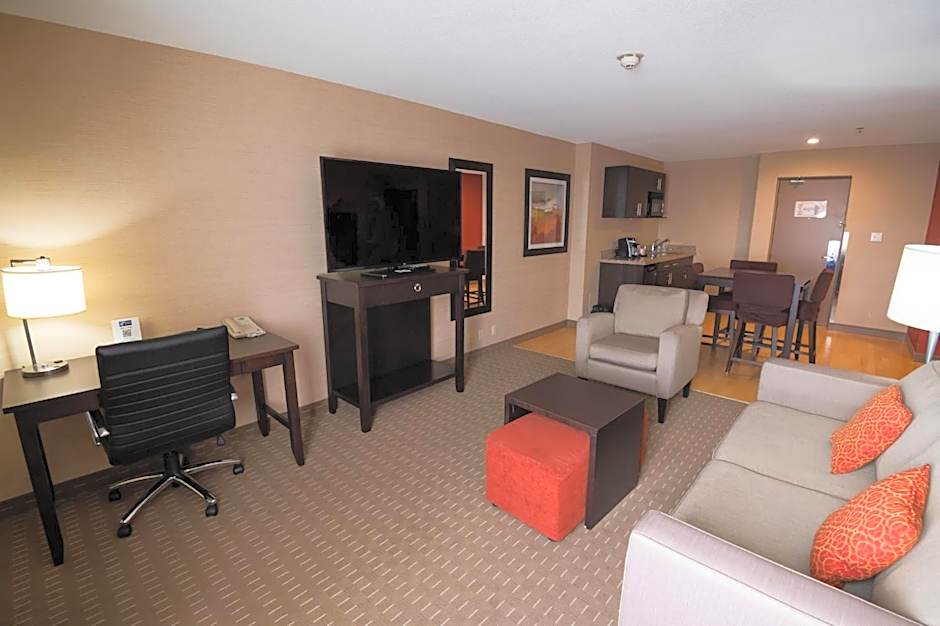 Holiday Inn Express Hotel & Suites Chatham South By IHG