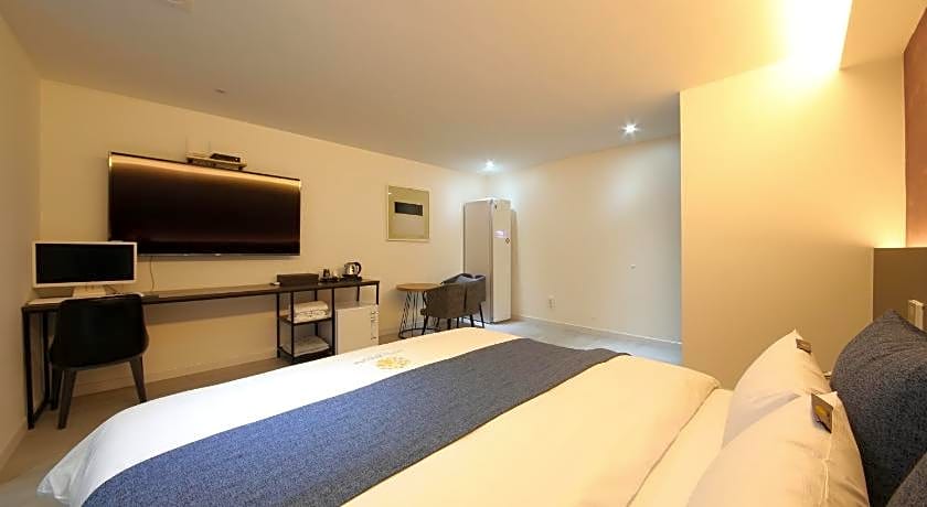 Two Nights Business Hotel
