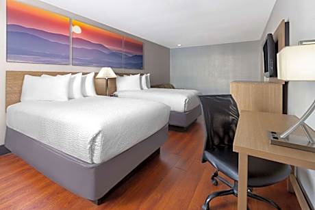 2 Double Beds Deluxe Room Non-Smoking