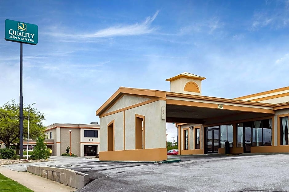 Quality Inn & Suites Bloomington University Area