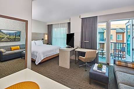 King Studio with Sofa Bed and Balcony