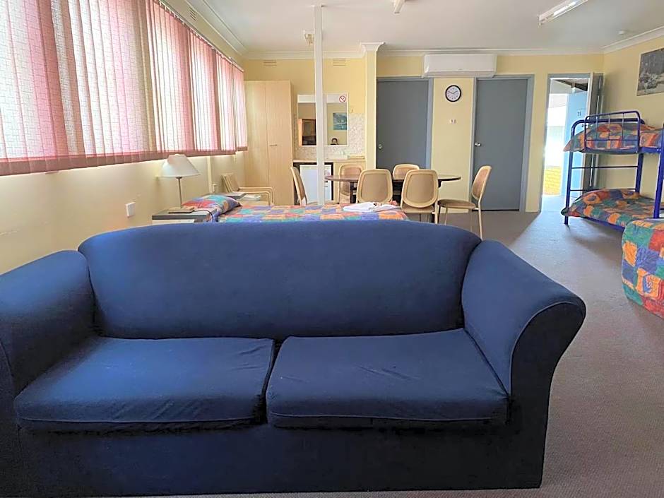 Gateway Motor Inn