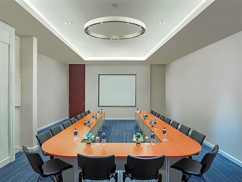 Centre Point Sukhumvit Soi 10