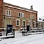The Hollies Inn
