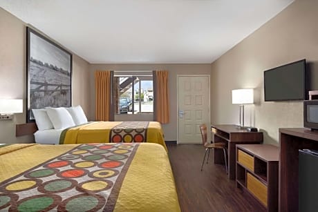 Queen Room with Two Queen Beds - Non-Smoking