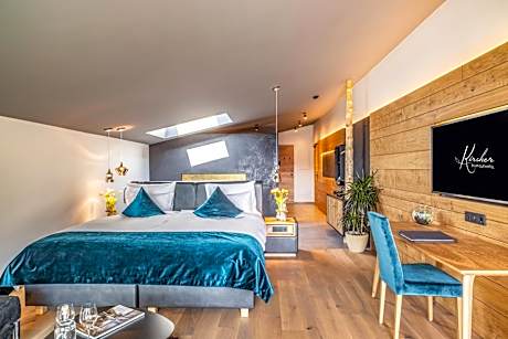 Deluxe Suite with Balcony and Mountain view