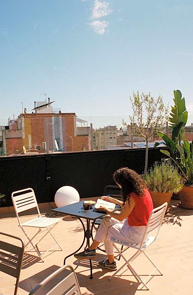 Pol & Grace Hotel