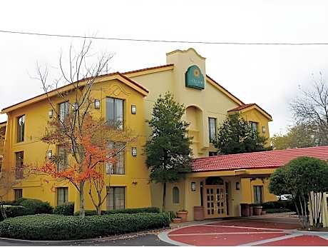 Budget Inn & Suite Atlanta Marietta Stadium