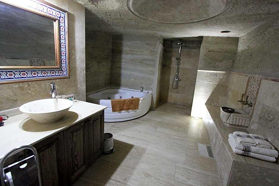 Family Cave Suite Hotel