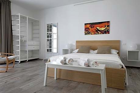 Deluxe Two-Bedroom Apartment