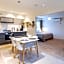 Easy Livin' Apartment Hotel