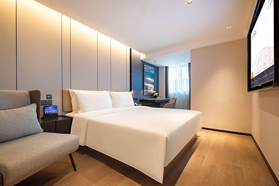 Atour Hotel Dalian Donggang Business District Gangwan Plaza