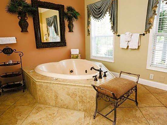 Biltmore Village Inn B&B