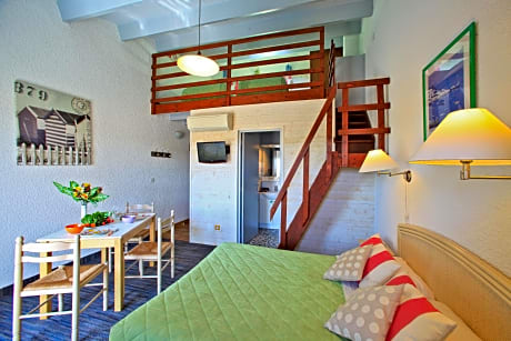 Quadruple Room with Kitchenette