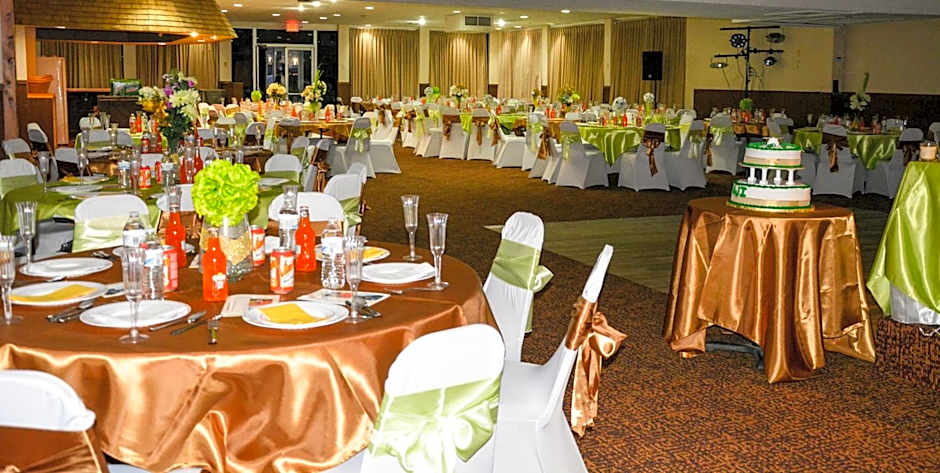 Columbus Grand Hotel & Banquet Center