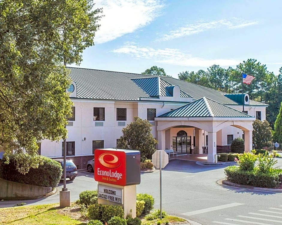 Econo Lodge Inn & Suites Marietta