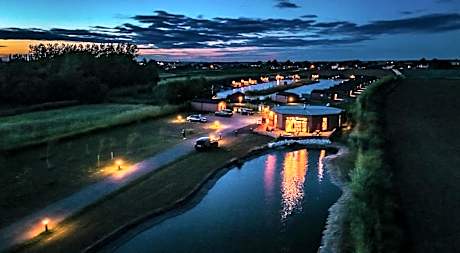 Lakeside Fishing Retreats