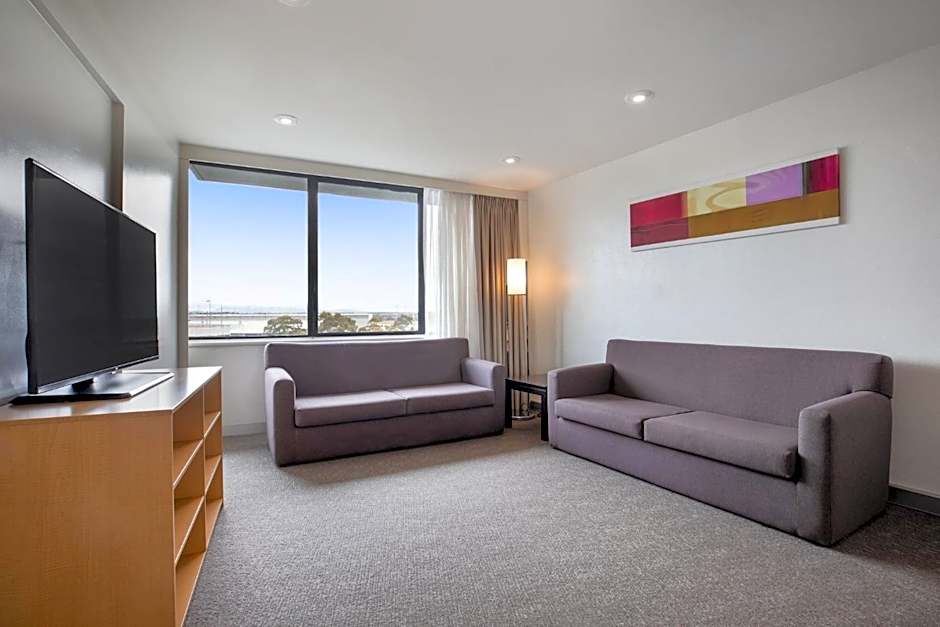 Holiday Inn Melbourne Airport By IHG