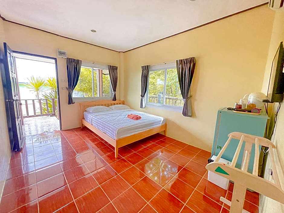 Three Mangoes At Kohlarn 