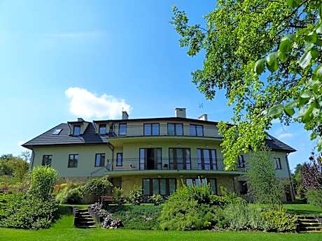 Dom Wycieczkowy PTTK "TURYSTA"