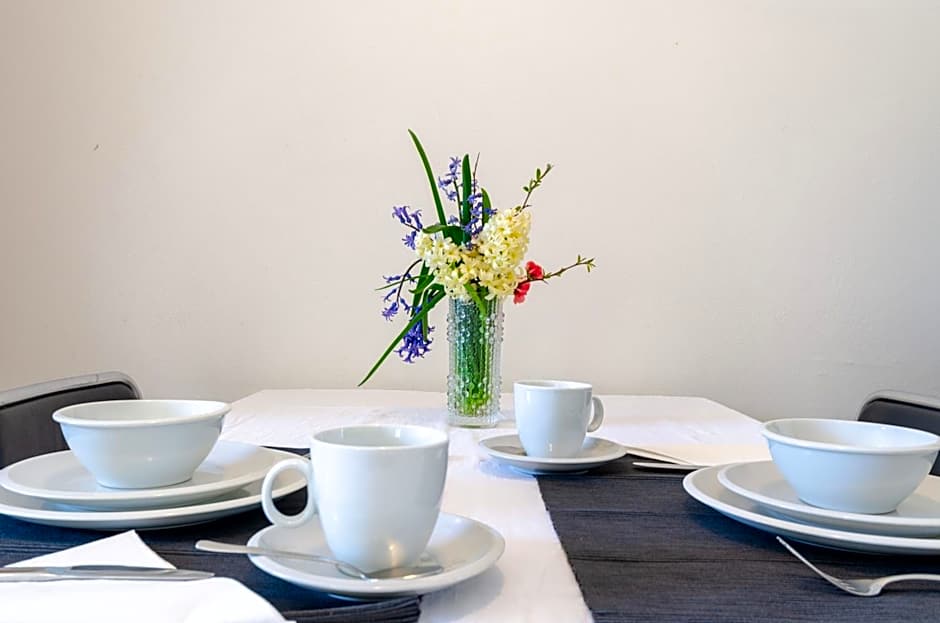 Seaside Guesthouse by JR City Apartments