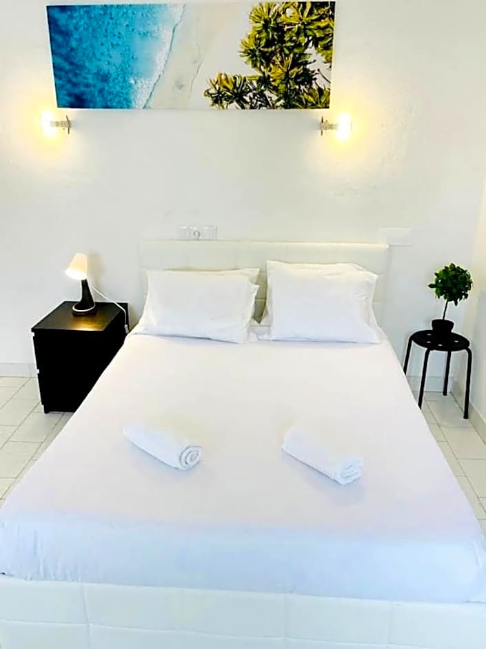 Central Atlantic Beach Guesthouse