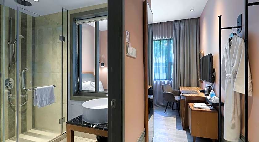 The Jesselton Hotel