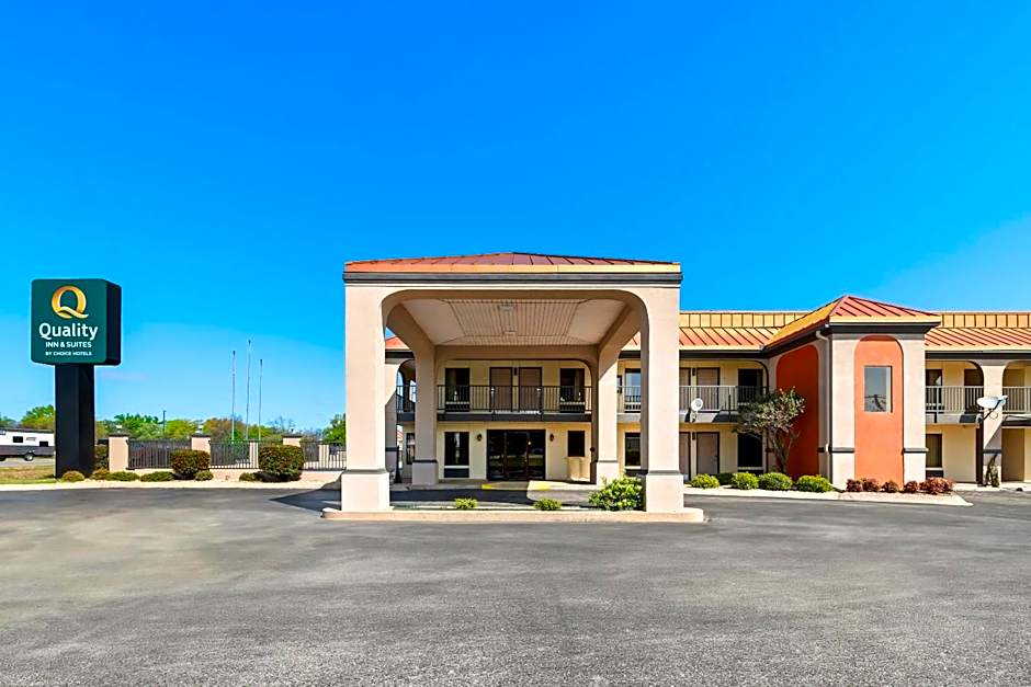 Quality Inn & Suites Dumas