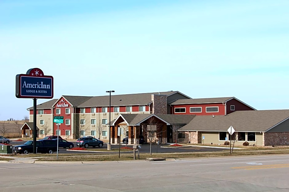 AmericInn by Wyndham Cedar Rapids/CID Airport