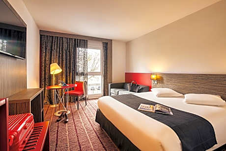 Classic Room with Double Bed and Single Sofa Bed