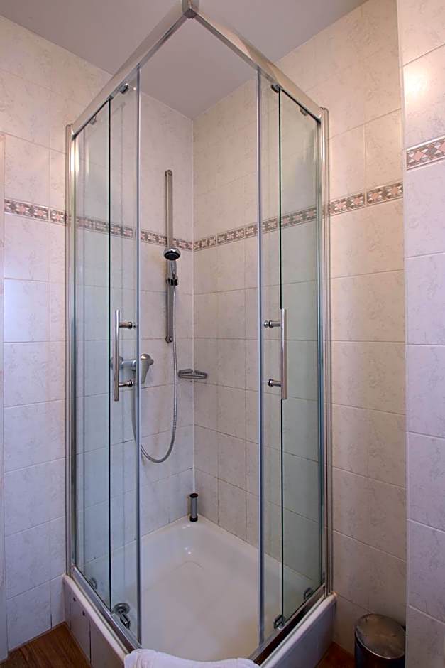 Hotel-Dörfler Garni