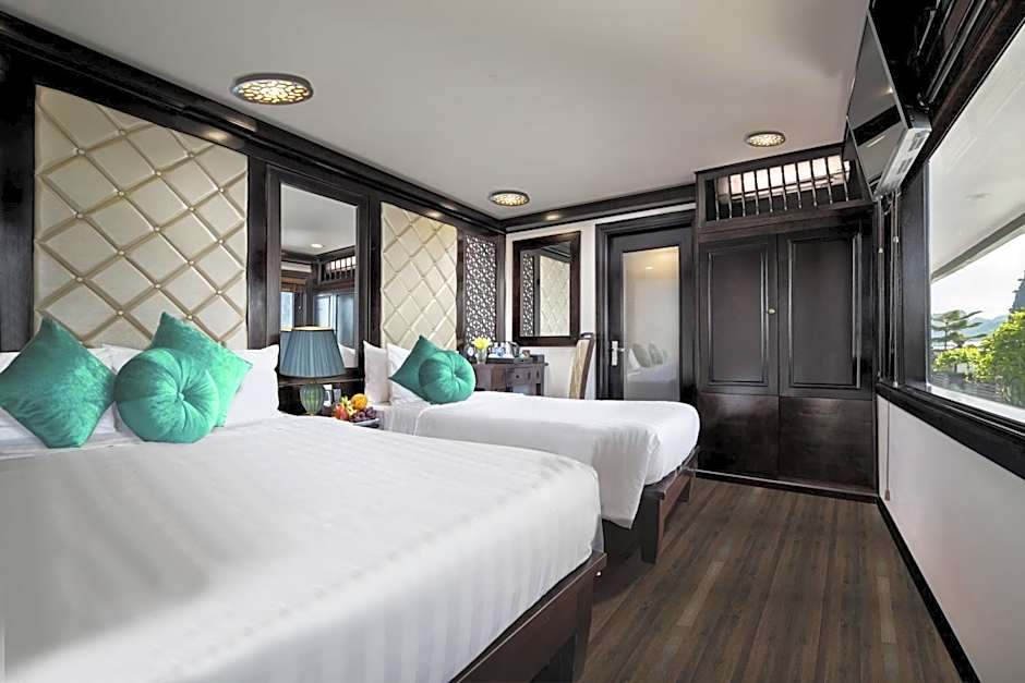 Alisa Cruise Halong
