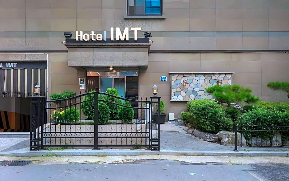 Workers Hotel Ansan by Aank