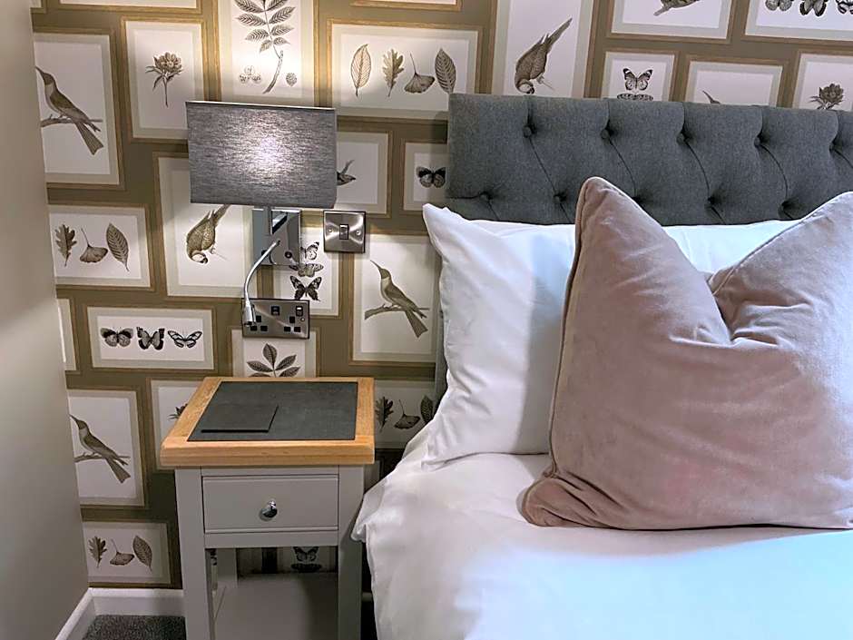 Chequers Lodge- Dalton-in- Furness- Self check in- for professionals and tourists