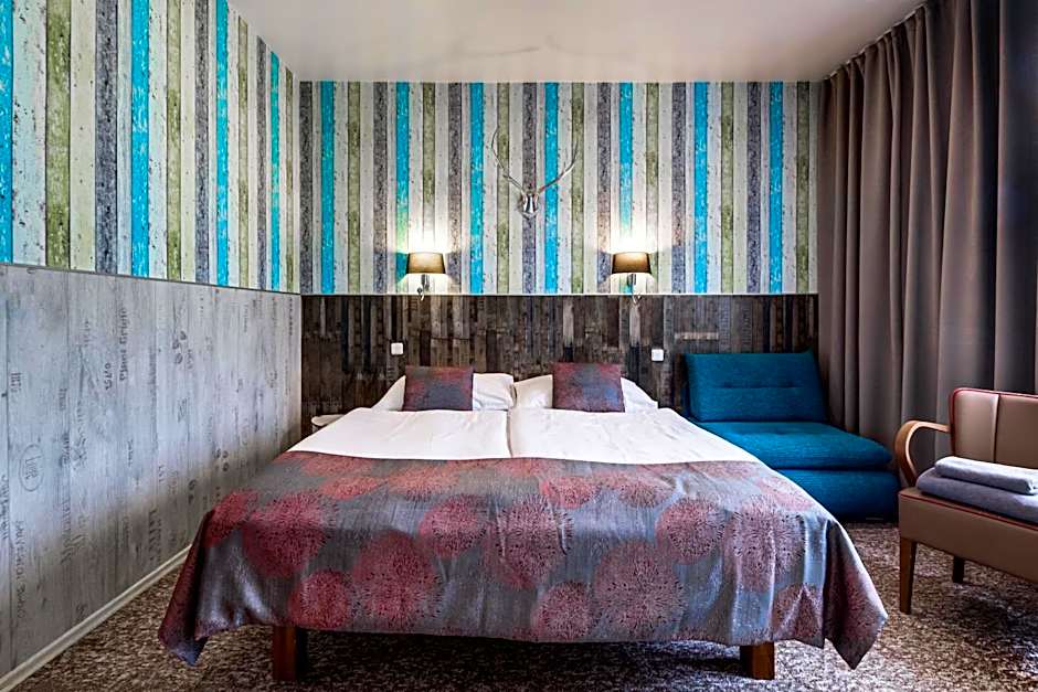 Royal Court Hotel