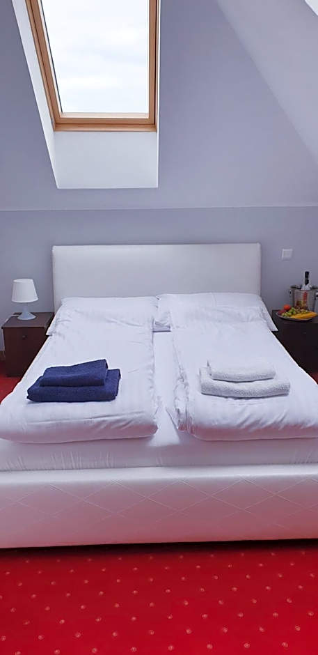 PHU Gościniec "16-tka" Katarzyna Zdrojewska