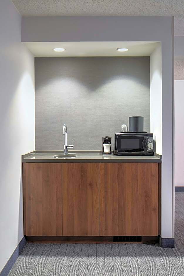 Courtyard by Marriott Chicago Downtown/River North