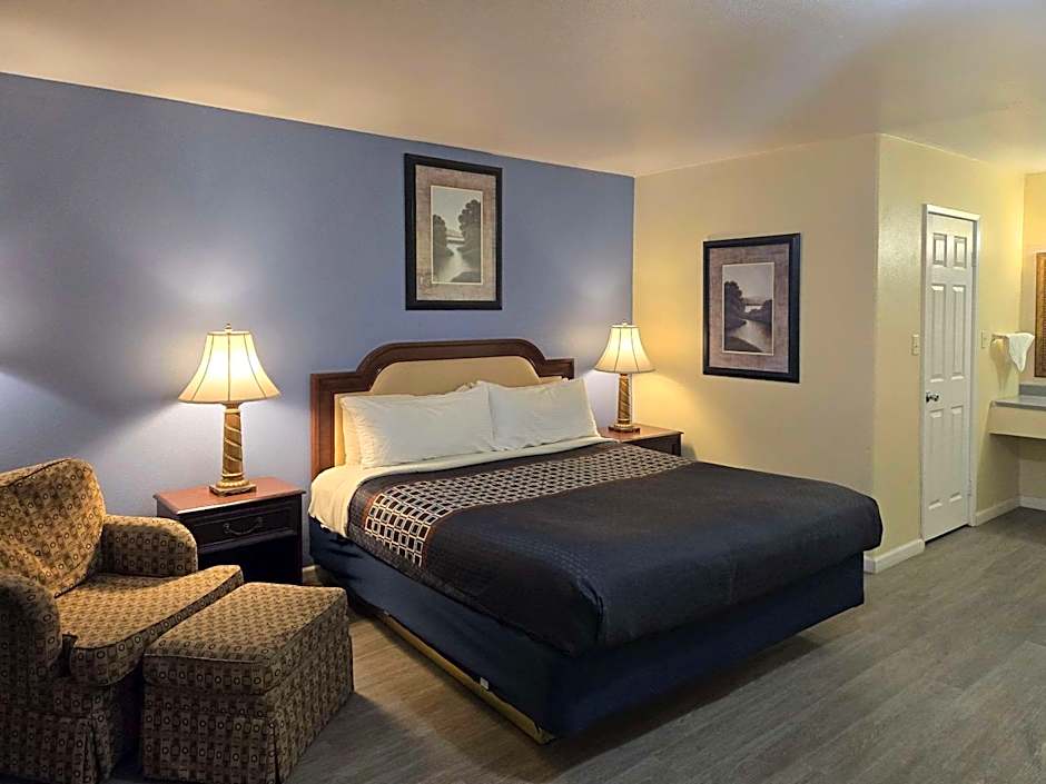 Rodeway Inn & Suites