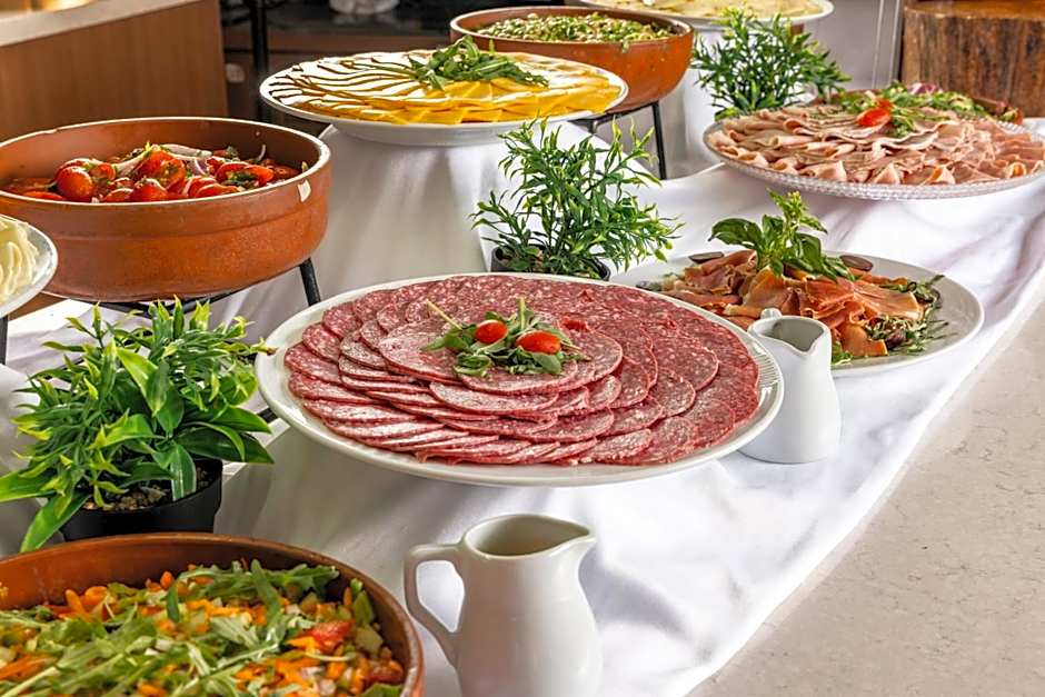 Golden Tulip Vivaldi Hotel