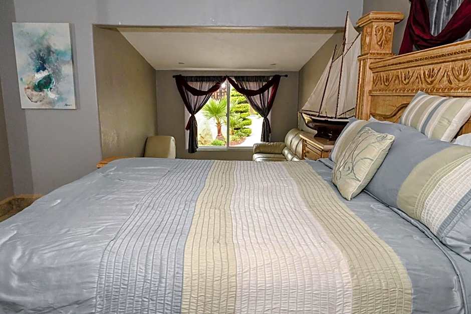 Half Acre Oceanfront Paradise With Private Pool, Jacuzzi, Fire Pit, Beach Access