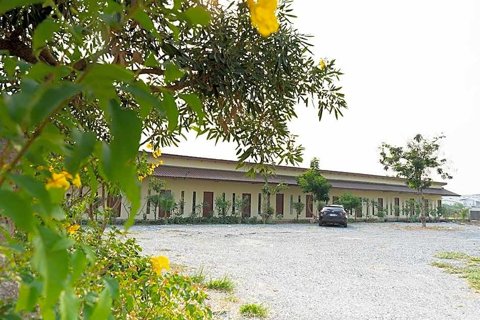 Sasi Nonthaburi hotel and apartment